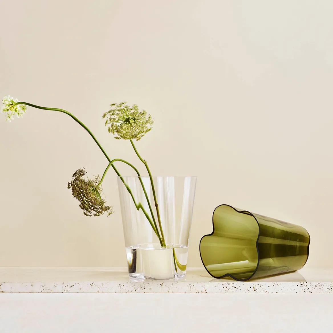 Vas 270mm moss grön<IITTALA Outlet